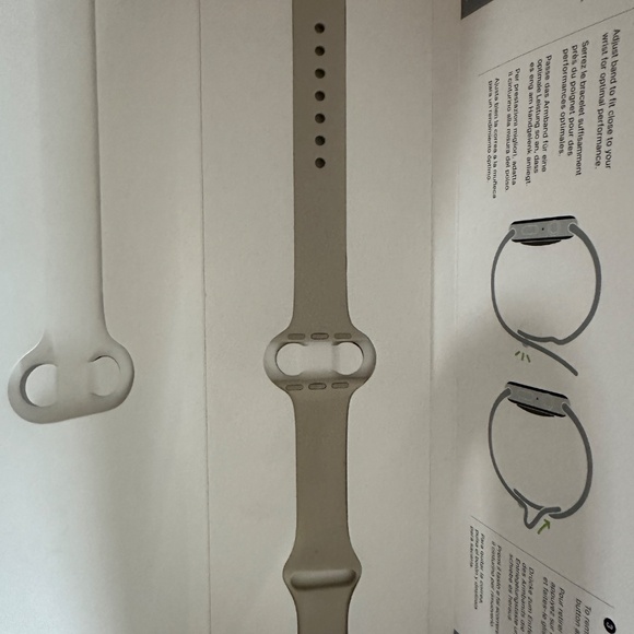 Apple Watch Series 7 GPS + Bluetooth Starlight - Picture 4 of 5